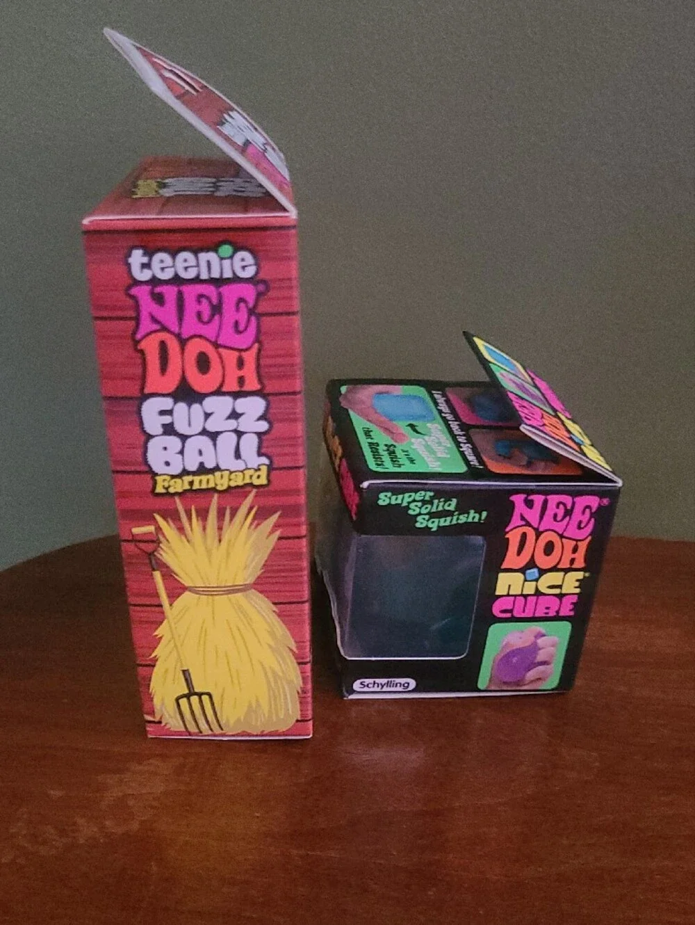 Neon Doh  Farmyard Fuzz Ball Set And Cube